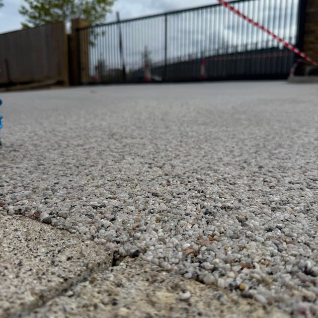 Resin-bound driveway project by PL Taylor 4